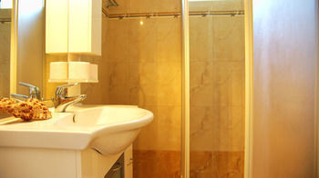 Lions2 Studios And Apartments Askeli ภายนอก รูปภาพ