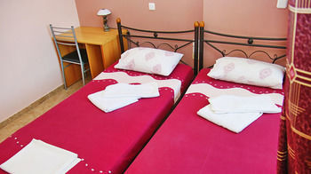 Lions2 Studios And Apartments Askeli ภายนอก รูปภาพ