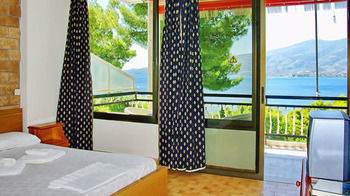 Lions2 Studios And Apartments Askeli ภายนอก รูปภาพ