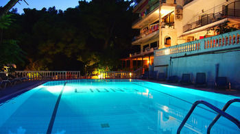 Lions2 Studios And Apartments Askeli ภายนอก รูปภาพ